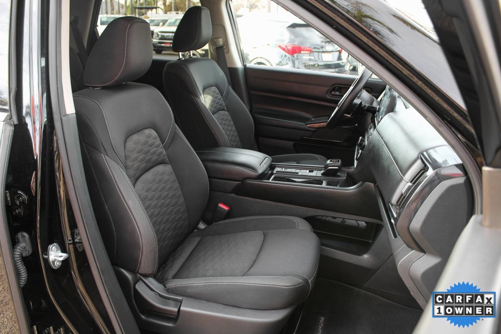 Used 2024 Nissan Pathfinder S image 41