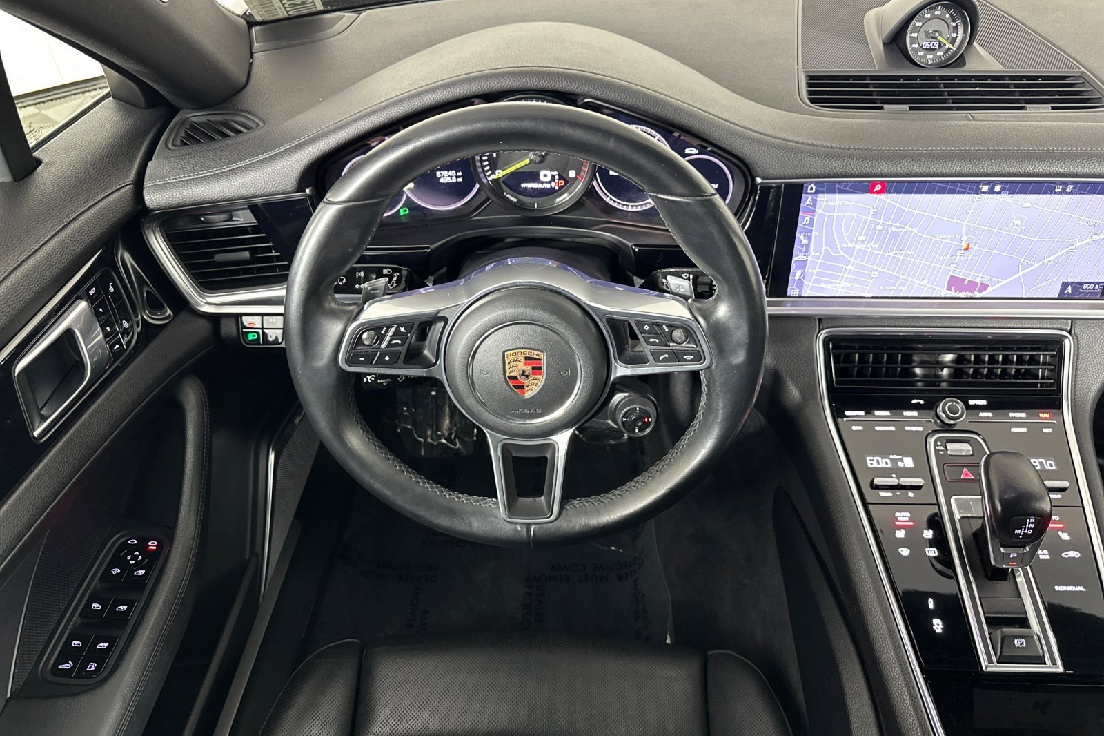 Used 2018 Porsche Panamera 4 image 13