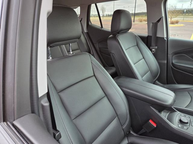 Used 2024 GMC Terrain SLT w/ Infotainment Package II image 39
