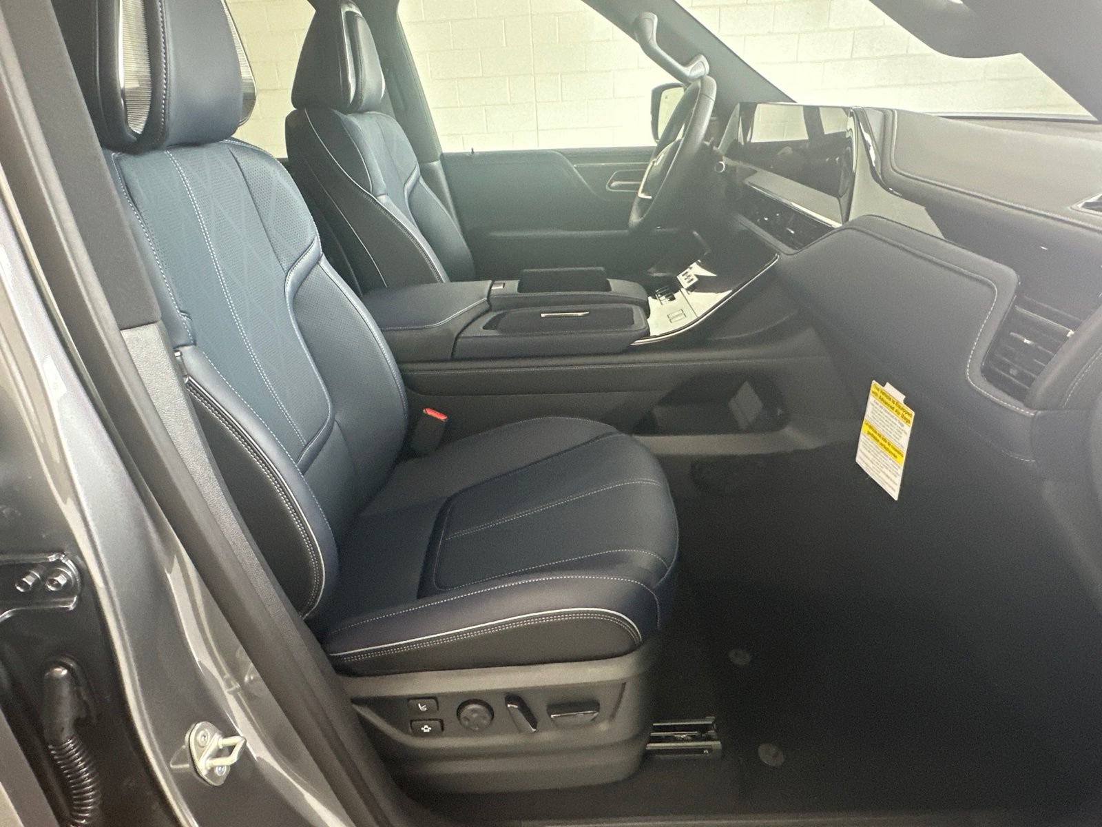 New 2027 INFINITI QX80 Sensory w/ Sport Exterior Package AWD/4WD image 14