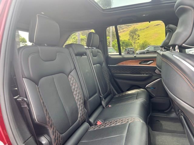 Used 2022 Jeep Grand Cherokee Summit AWD/4WD image 32