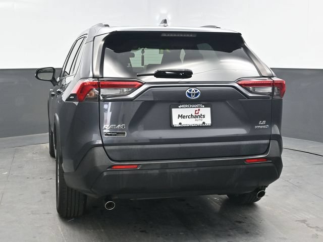 Used 2021 Toyota RAV4 LE AWD/4WD image 5