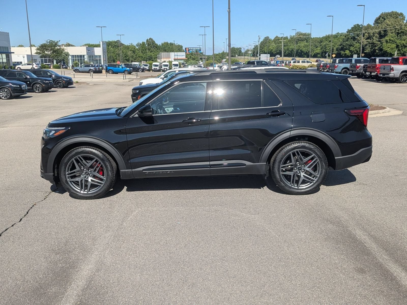 New 2026 Ford Explorer ST w/ Sun And Sound Package AWD/4WD image 6