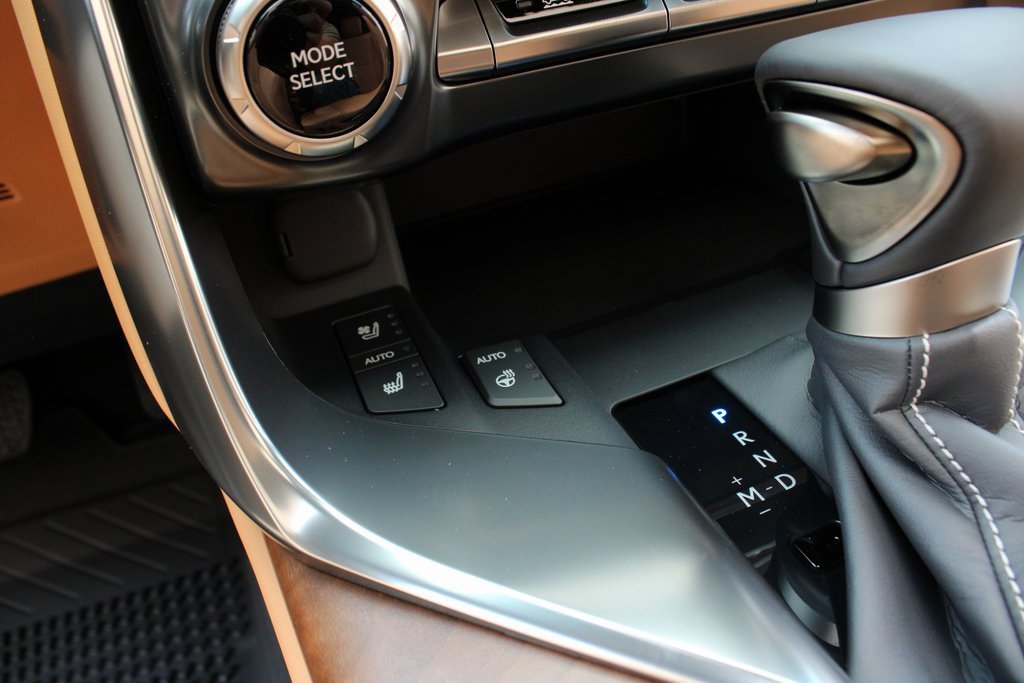 Used 2025 Lexus LX 600 4WD w/ Luxury Package image 15
