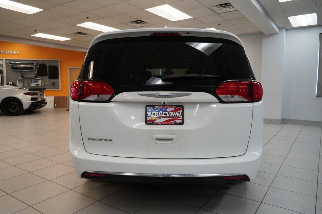 Used 2017 Chrysler Pacifica Touring Plus image 12