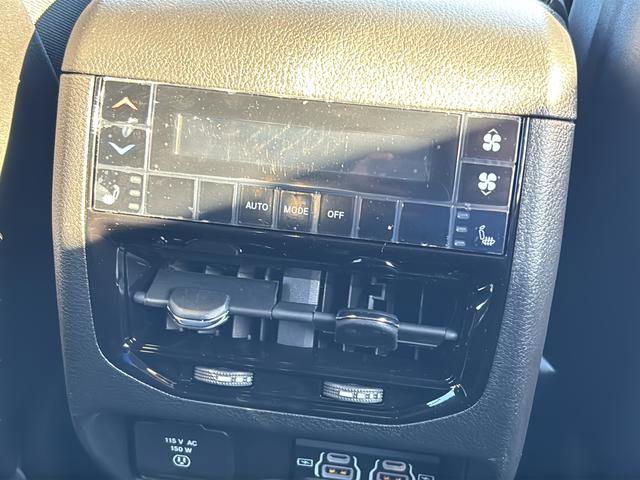 New 2025 Jeep Grand Cherokee L Limited w/ Luxury Tech Group II image 43