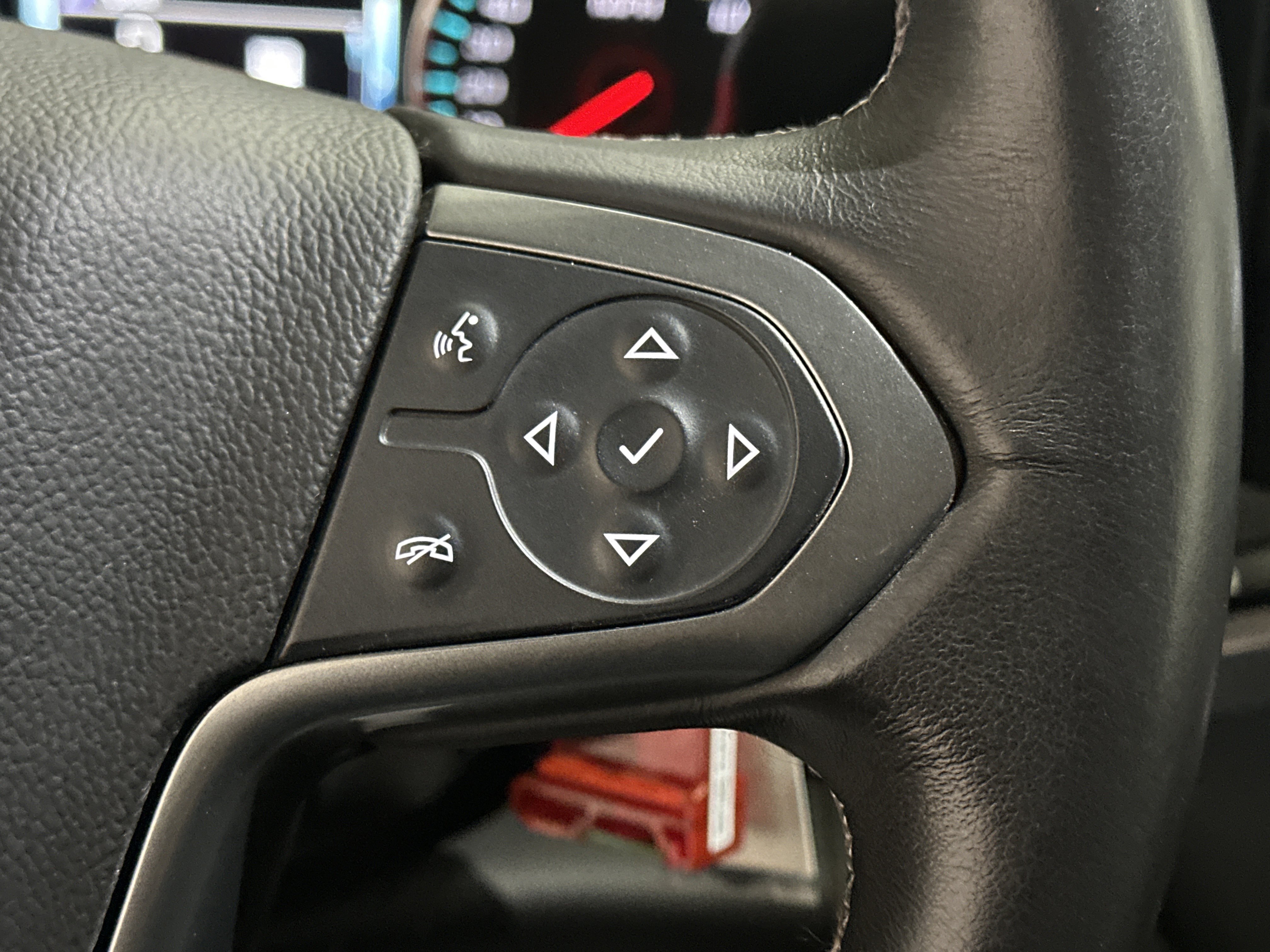 Used 2018 Chevrolet Silverado 1500 LT image 27