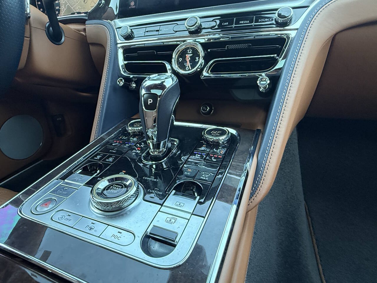 Used 2022 Bentley Flying Spur V8 AWD/4WD image 27