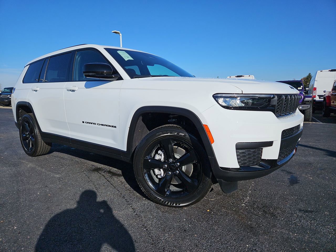 New 2025 Jeep Grand Cherokee L Altitude image 1