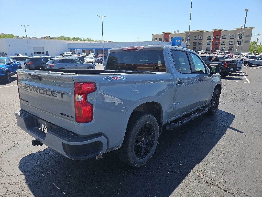 Used 2024 Chevrolet Silverado 1500 Custom w/ Turbomax Blackout Package AWD/4WD image 6