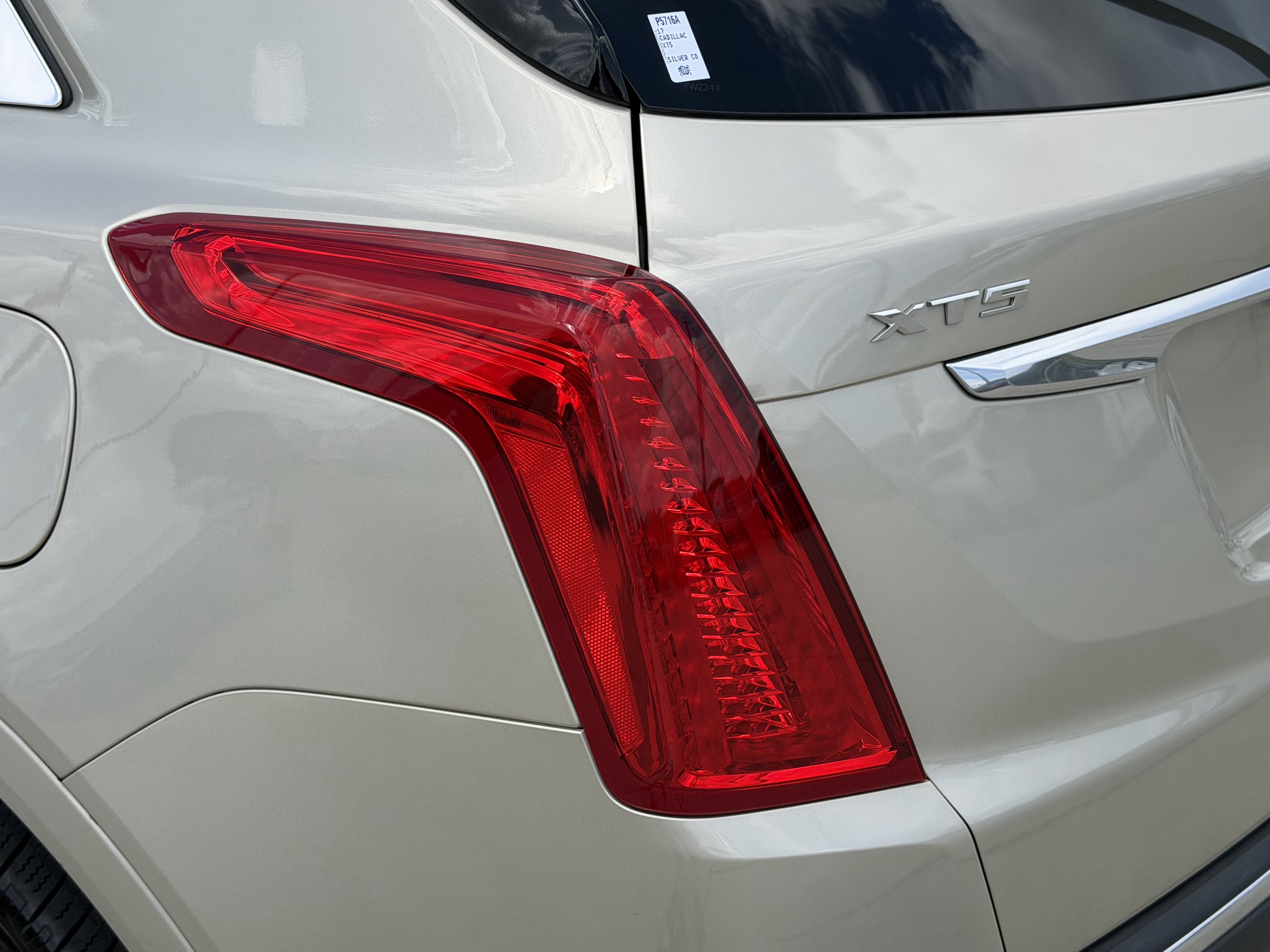 Used 2017 Cadillac XT5 Premium Luxury FWD image 10