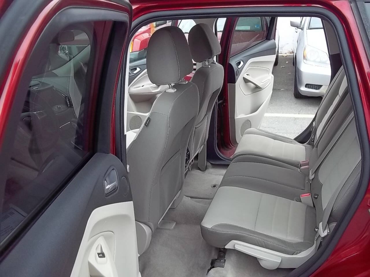 Used 2014 Ford Escape SE w/ Equipment Group 201A FWD image 8