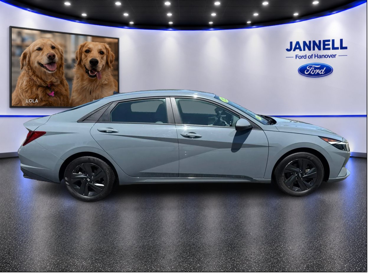 Used 2022 Hyundai Elantra SEL FWD image 4