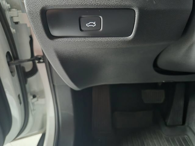 Used 2023 Volvo V60 B5 Cross Country Plus w/ Climate Package AWD/4WD image 17