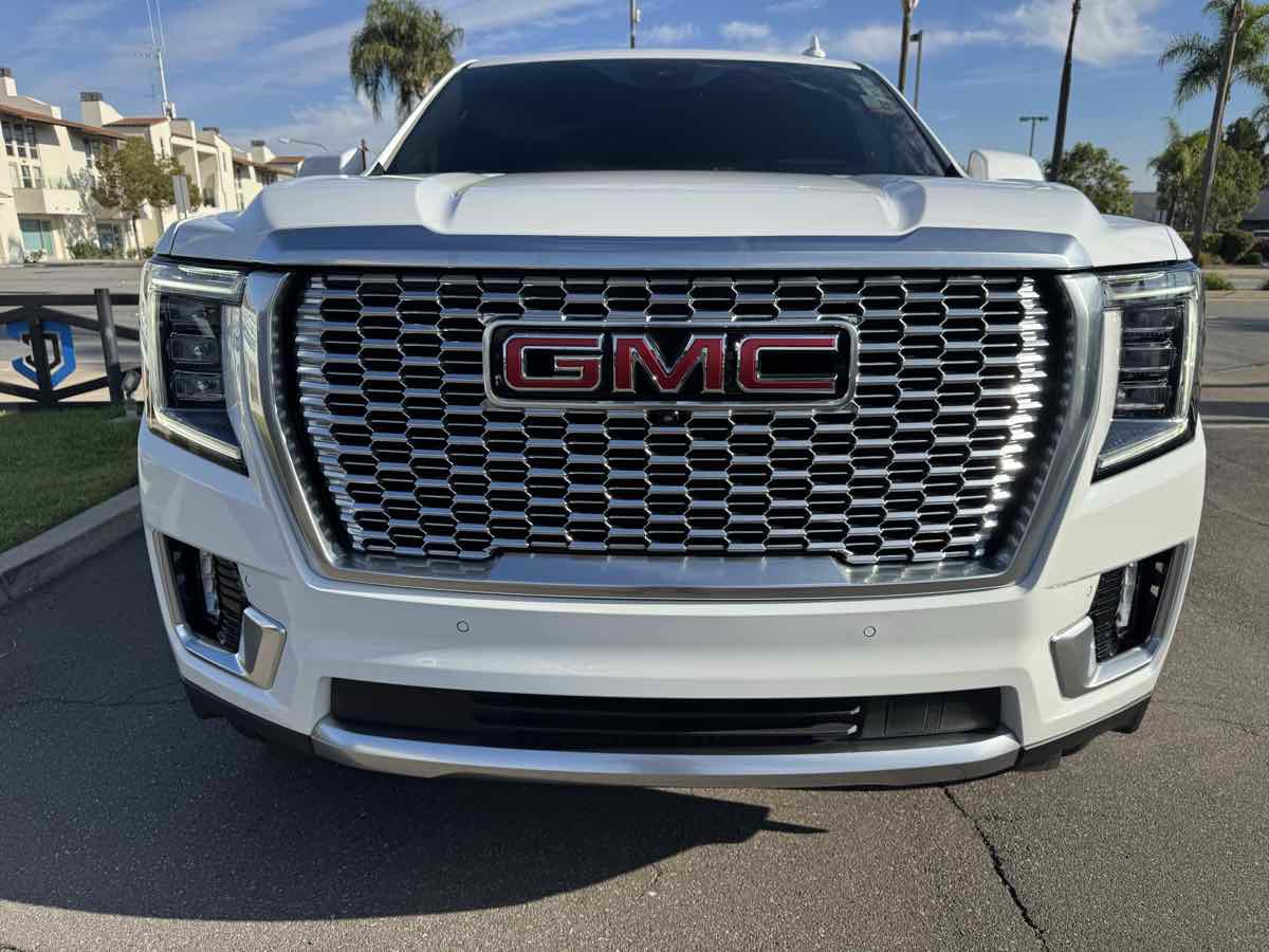 Used 2024 GMC Yukon Denali w/ Advanced Technology Package image 12