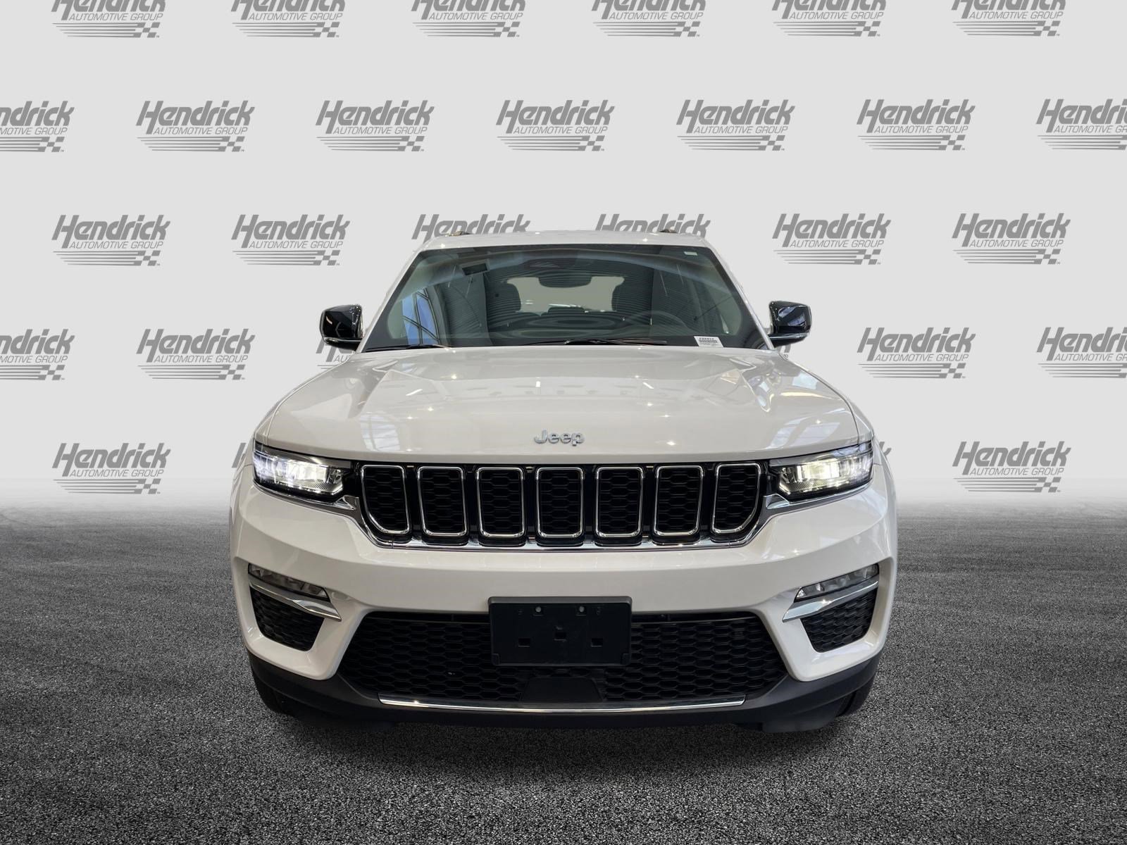 Used 2023 Jeep Grand Cherokee Limited AWD/4WD image 3