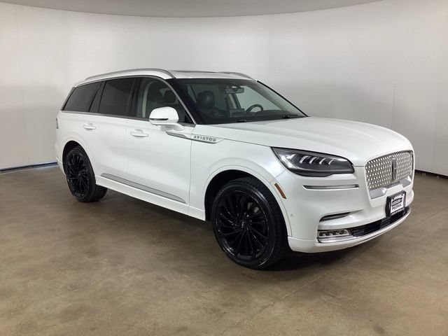 Used 2021 Lincoln Aviator Reserve AWD/4WD image 3