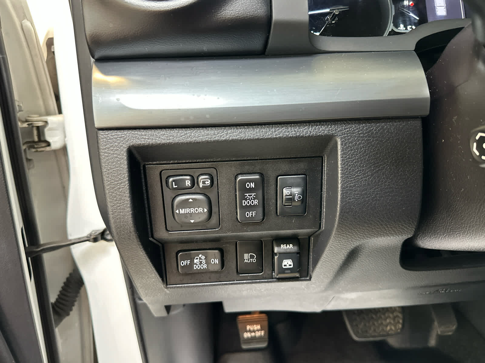 Used 2019 Toyota Tundra Platinum AWD/4WD image 21