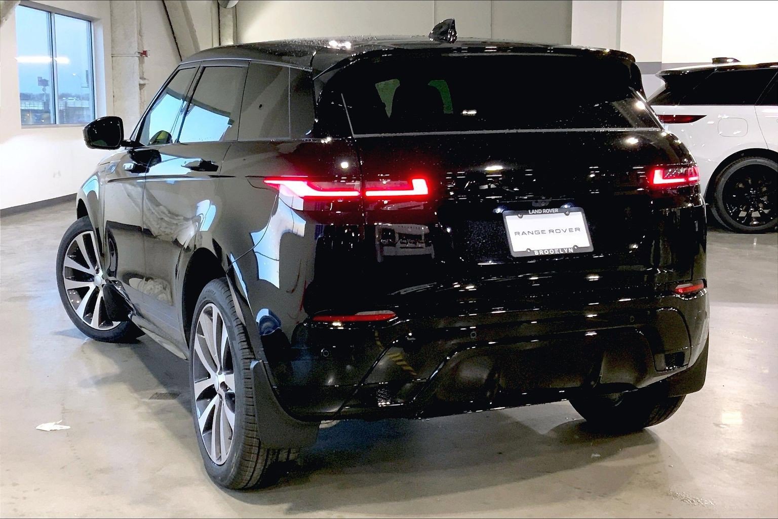 New 2026 Land Rover Range Rover Evoque Dynamic SE image 12