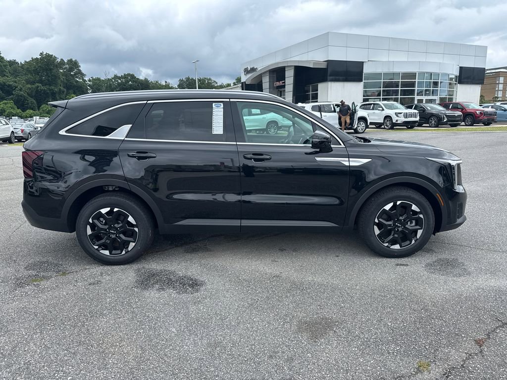 Certified 2025 Kia Sorento S w/ Panoramic Sunroof Package FWD video 2