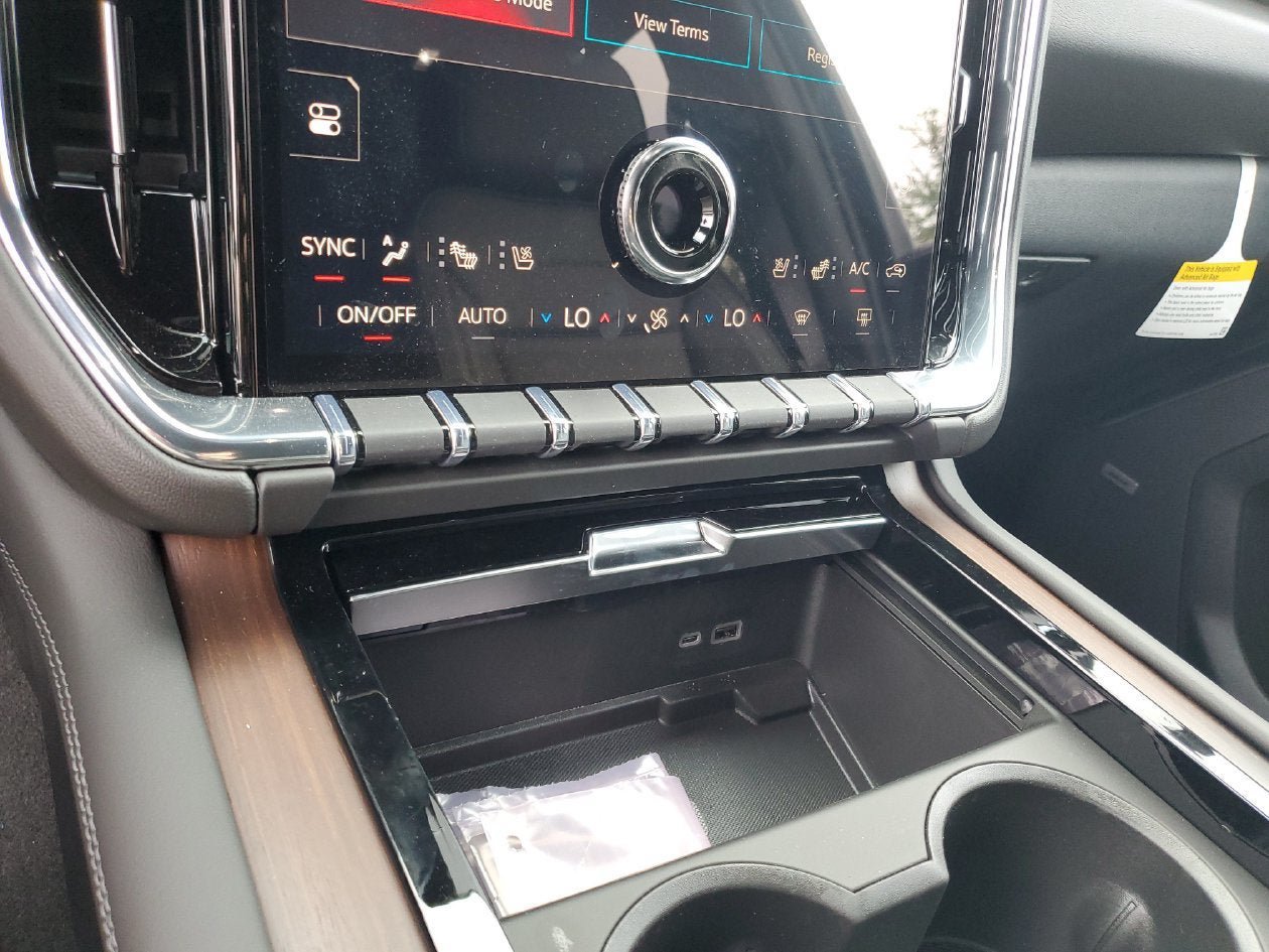 New 2026 GMC Yukon Denali w/ Denali Reserve Package AWD/4WD image 23