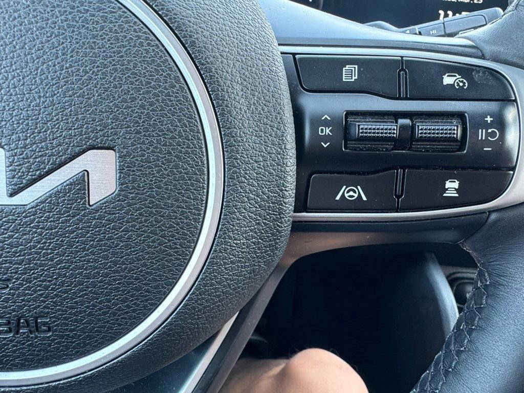 Used 2024 Kia Sportage SX image 19