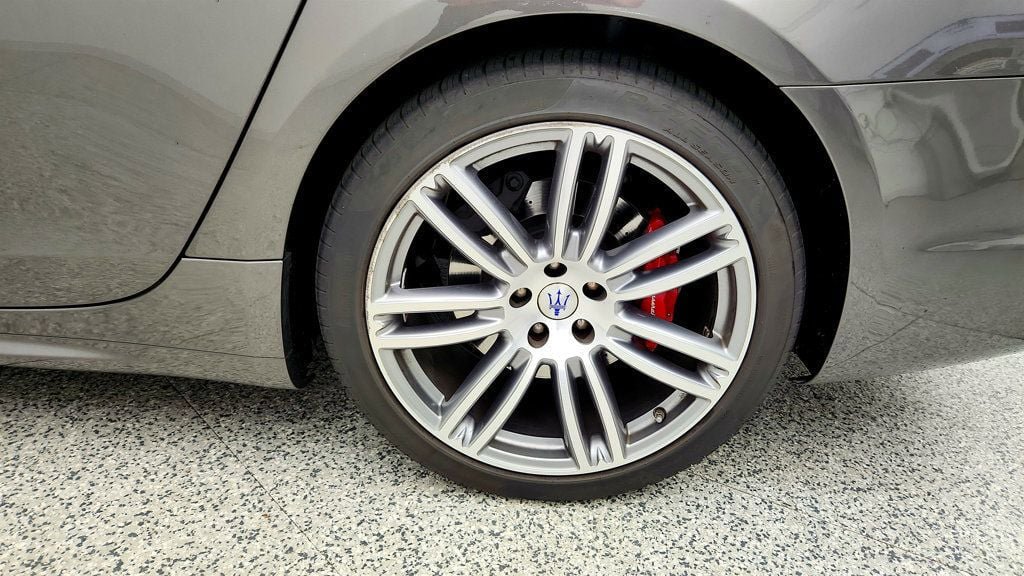 Used 2017 Maserati Quattroporte S GranSport Q4 AWD/4WD image 9