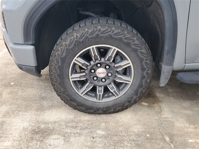 Used 2024 GMC Sierra 1500 AT4 w/ AT4 Premium Package image 2