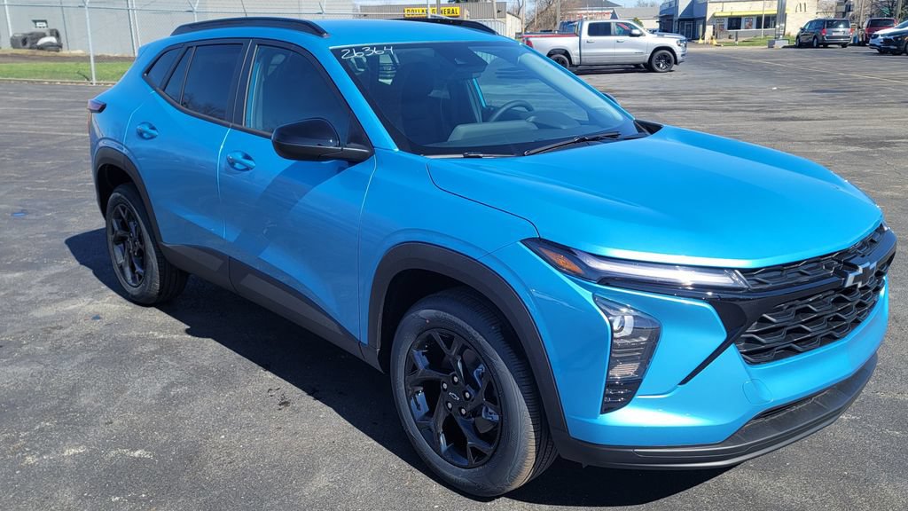 New 2026 Chevrolet Trax LT w/ Driver Confidence Package FWD image 2