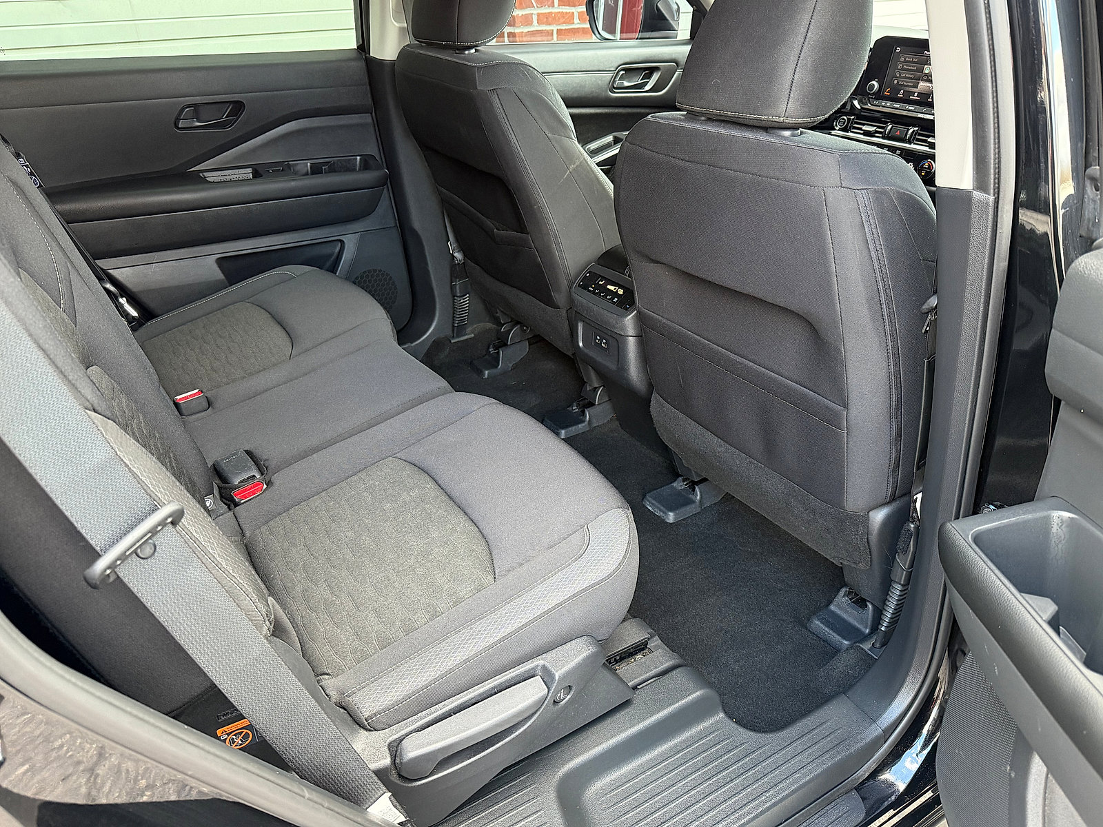 Used 2023 Nissan Pathfinder SV AWD/4WD image 35