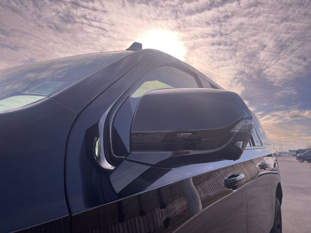 Used 2023 Cadillac Escalade ESV Sport Platinum w/ LPO, ONYX Package image 11