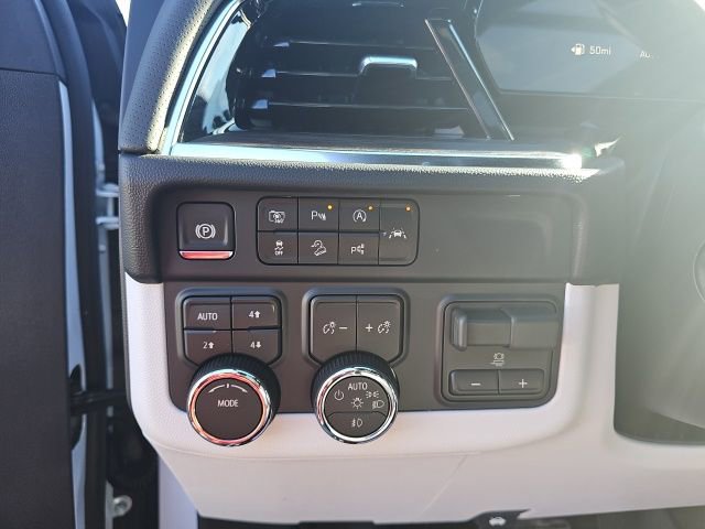 New 2026 Chevrolet Suburban Premier w/ Sun And Tow Package AWD/4WD image 25