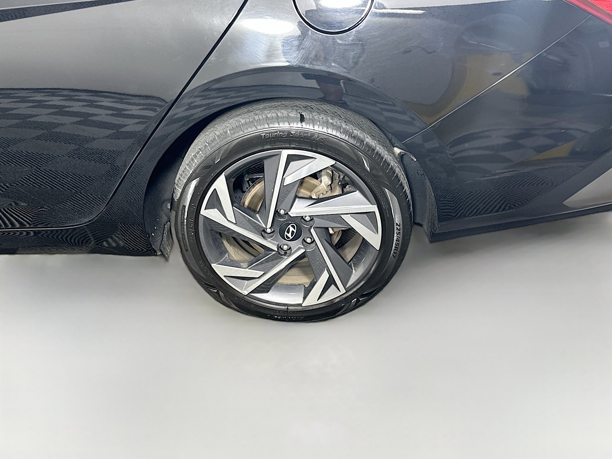 Used 2024 Hyundai Elantra Limited FWD image 11