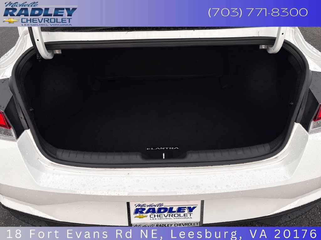 Used 2023 Hyundai Elantra SEL w/ Convenience Package FWD image 11