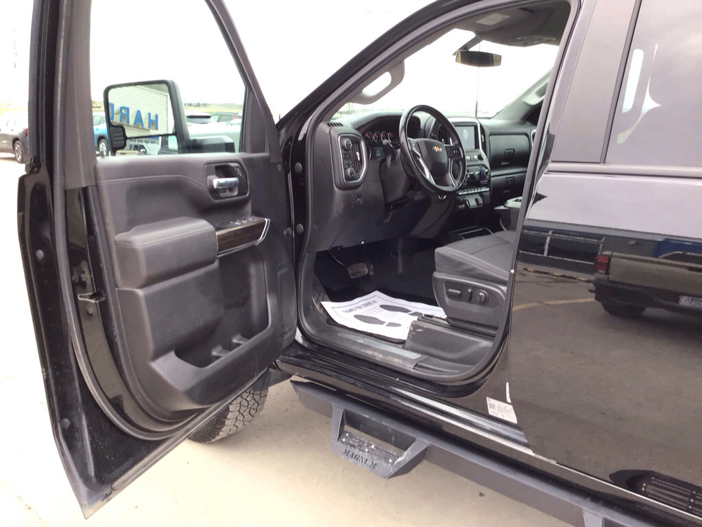 Used 2023 Chevrolet Silverado 3500 LT w/ Convenience Package AWD/4WD image 10
