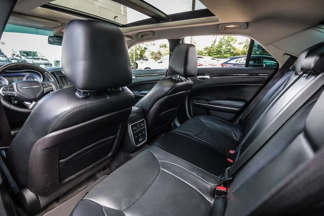 Used 2015 Chrysler 300 C RWD image 58