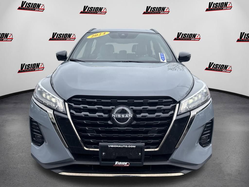 Used 2024 Nissan Kicks SR w/ SR Premium Package FWD video 2