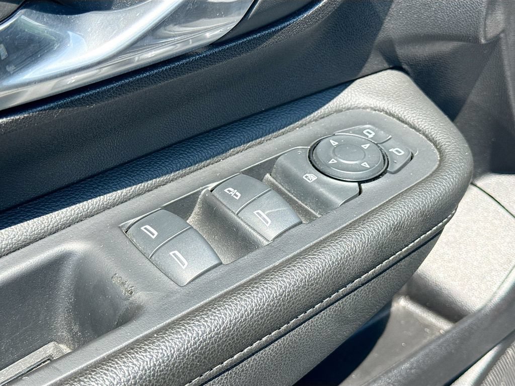 Used 2024 GMC Terrain SLE AWD/4WD image 18