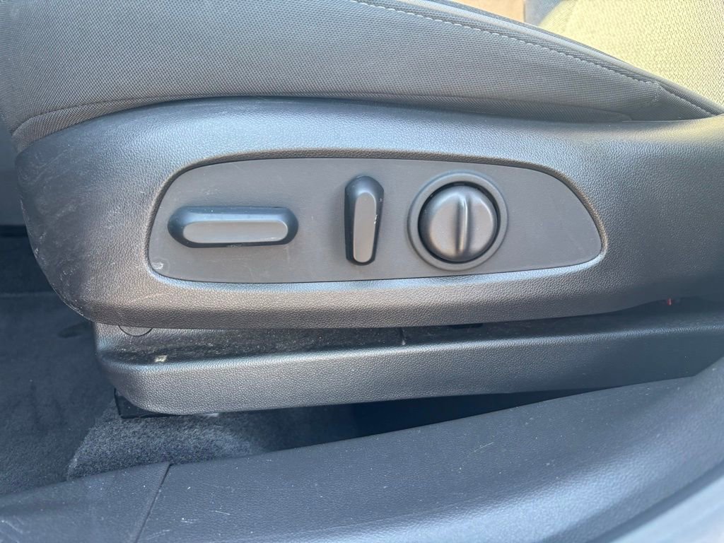 Used 2023 Chevrolet TrailBlazer LT w/ Convenience Package image 16