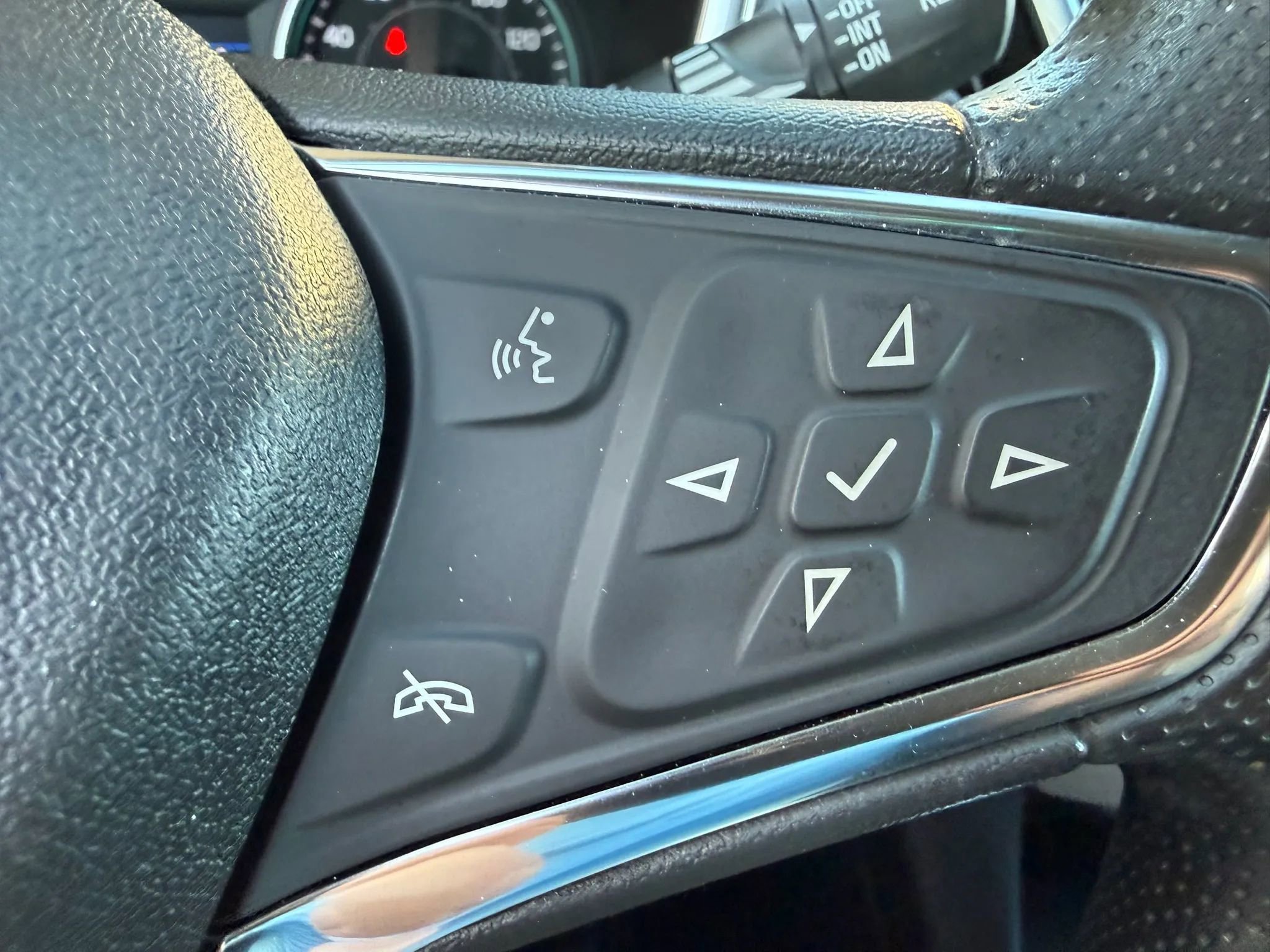 Used 2021 Chevrolet Equinox LT FWD image 15