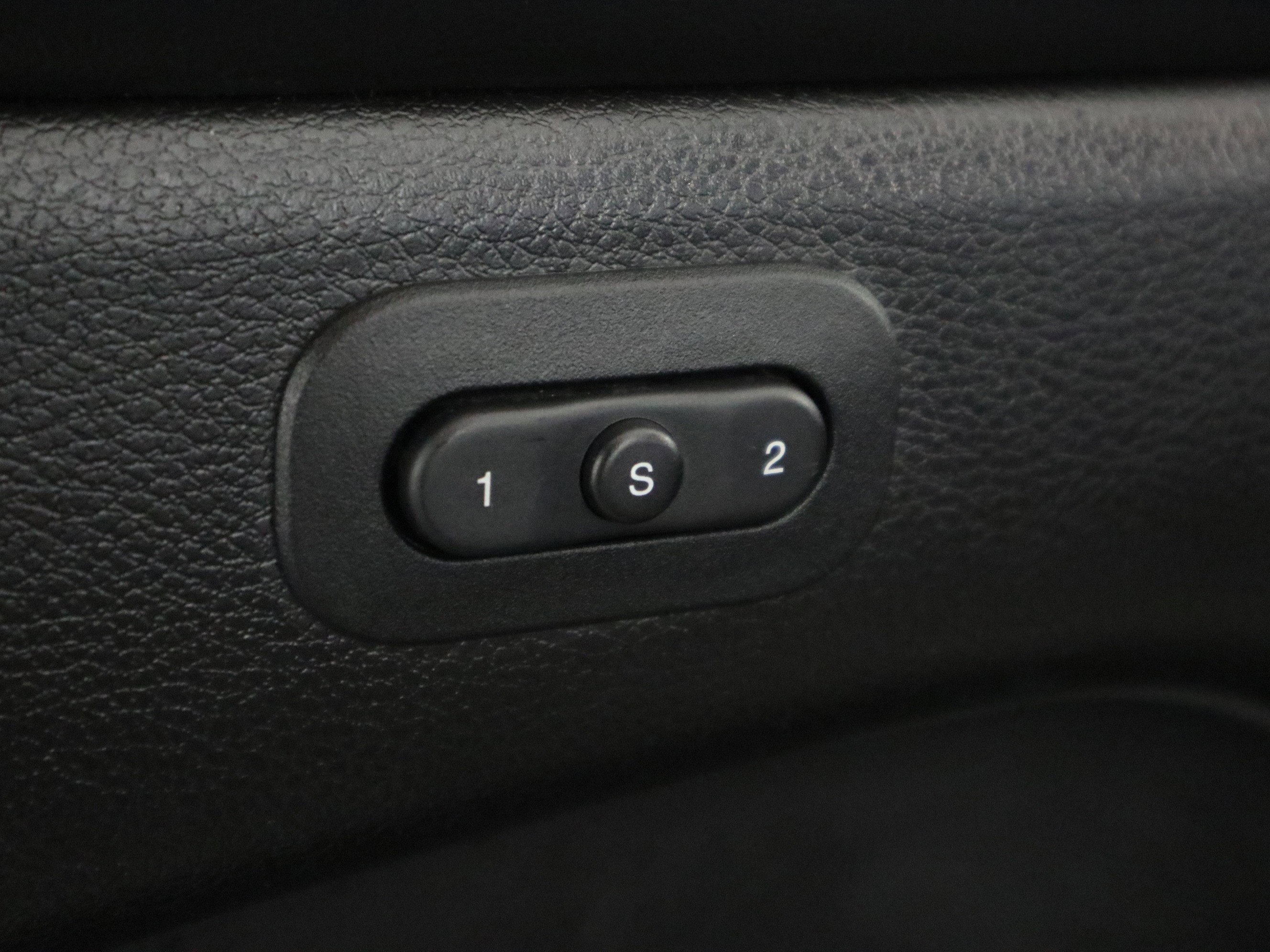 Used 2021 Jeep Grand Cherokee Limited w/ Luxury Group II image 34