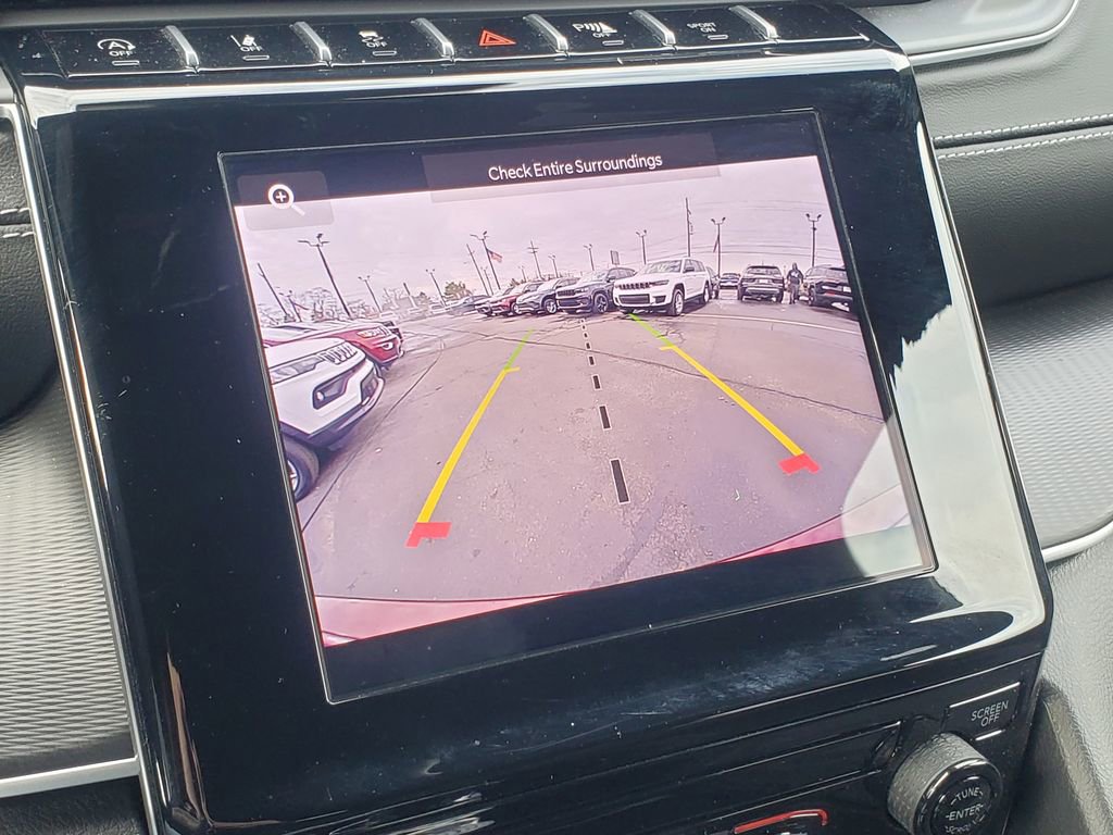 Used 2024 Jeep Grand Cherokee Laredo image 23