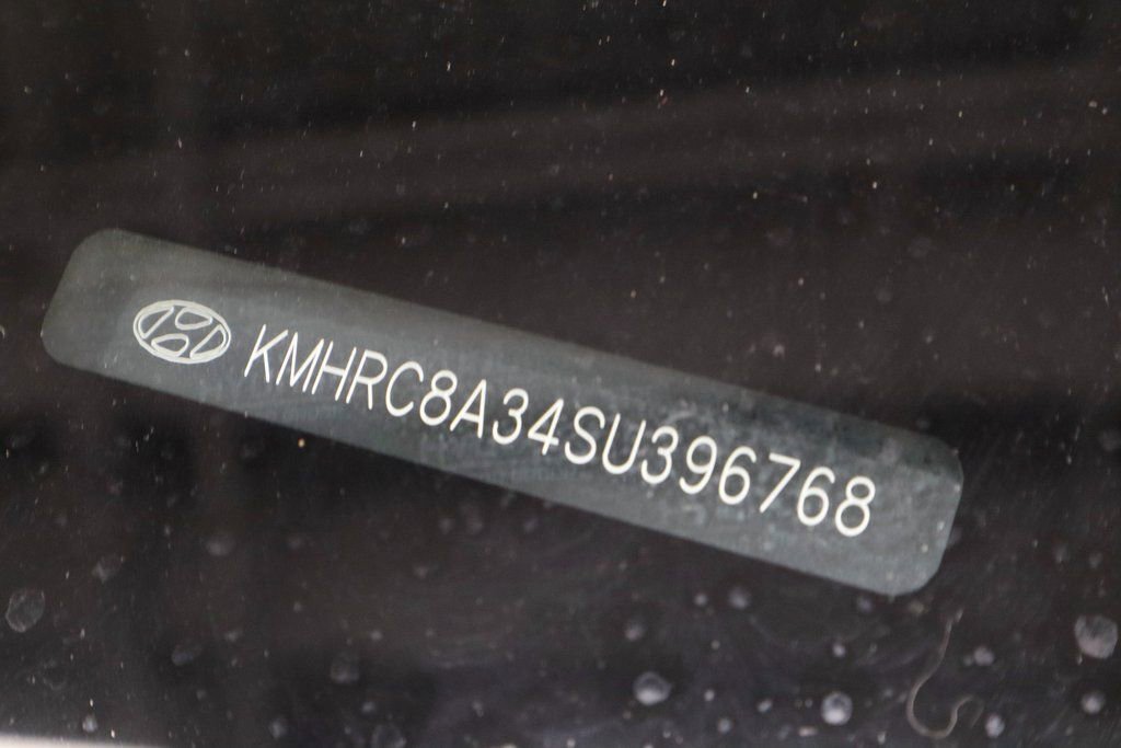 Certified 2025 Hyundai Venue SEL image 33