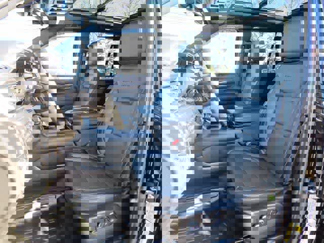 Used 2023 GMC Yukon Denali image 13