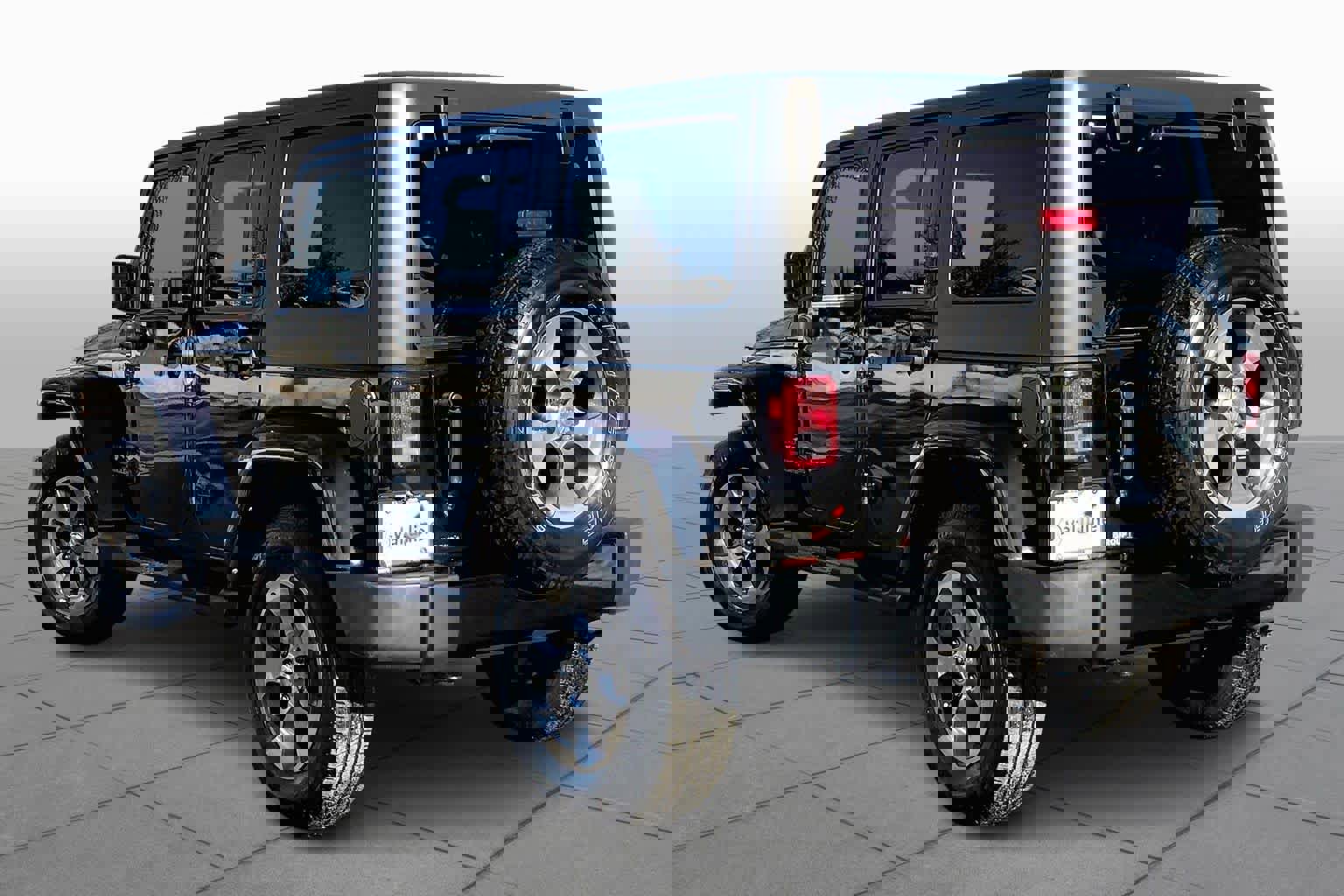 Used 2017 Jeep Wrangler Unlimited Sahara w/ Connectivity Group image 11