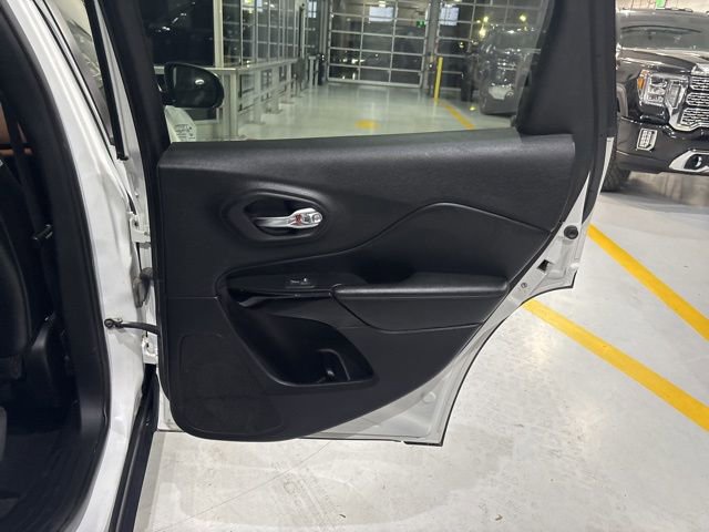 Used 2020 Jeep Cherokee Altitude image 27