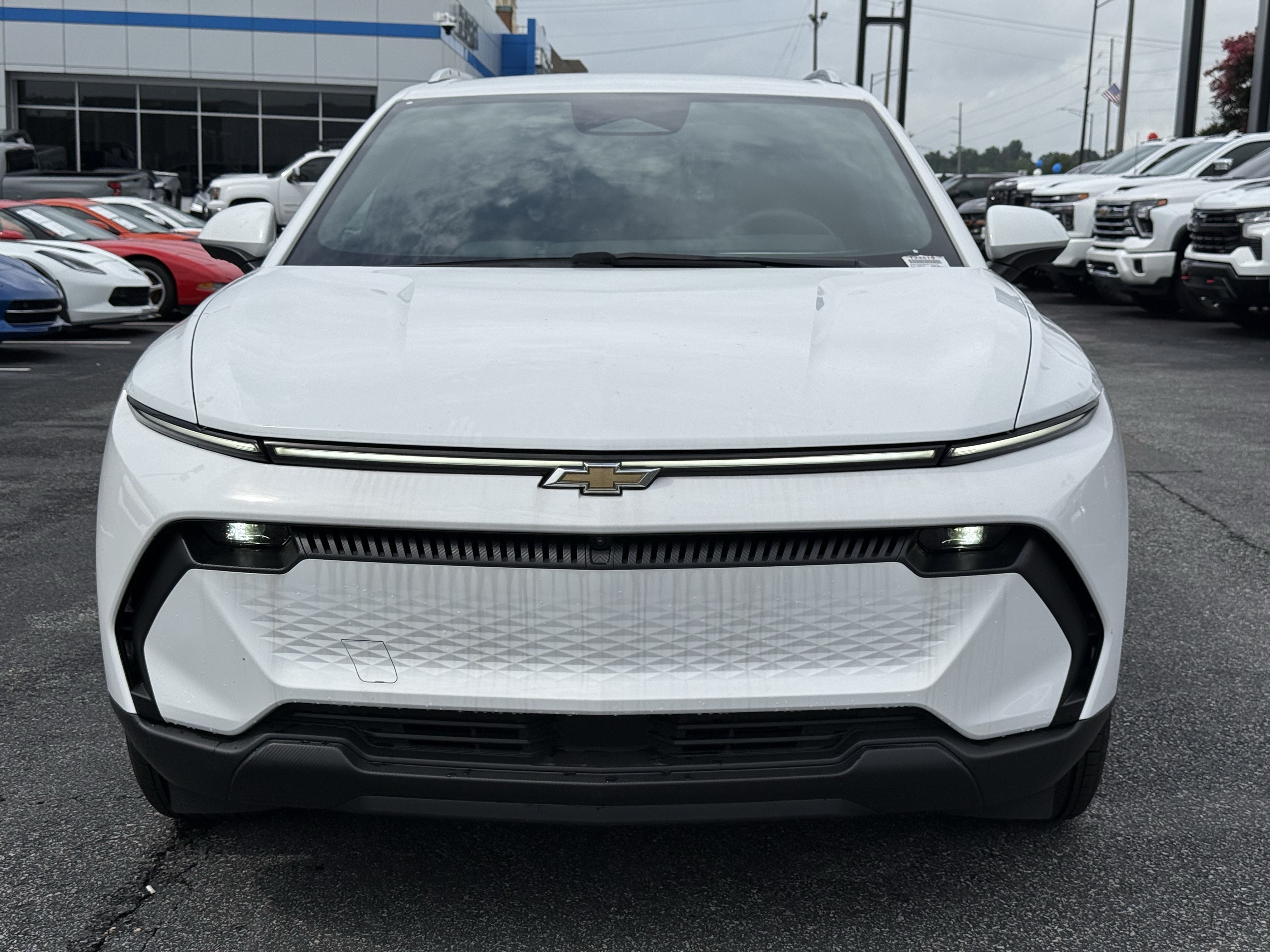 New 2026 Chevrolet Equinox EV LT FWD image 3