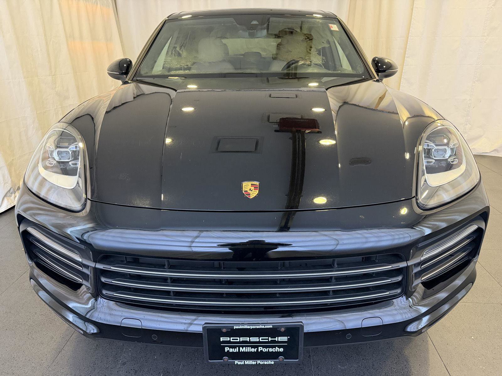 Certified 2022 Porsche Cayenne Platinum Edition image 6