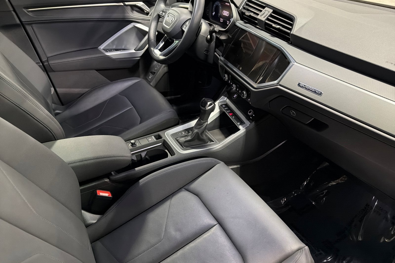 Used 2023 Audi Q3 2.0T Premium w/ Convenience Package image 15