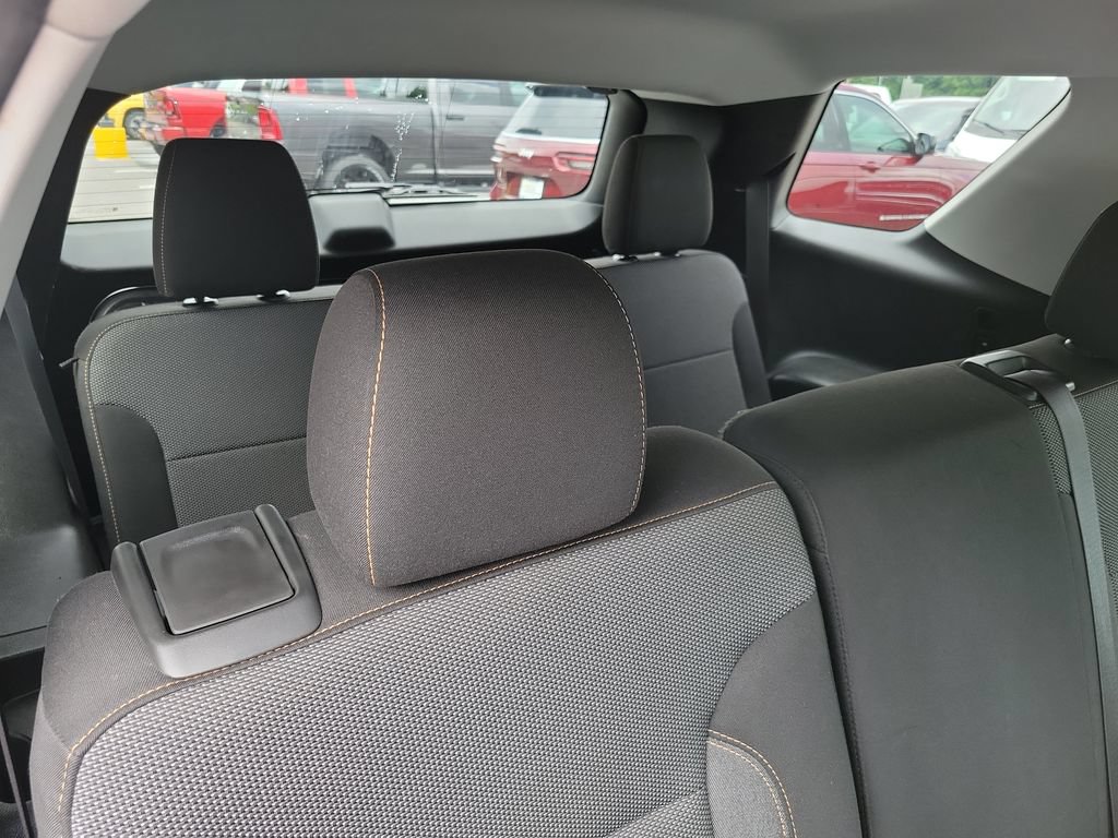 Used 2021 Chevrolet Traverse LS FWD image 36